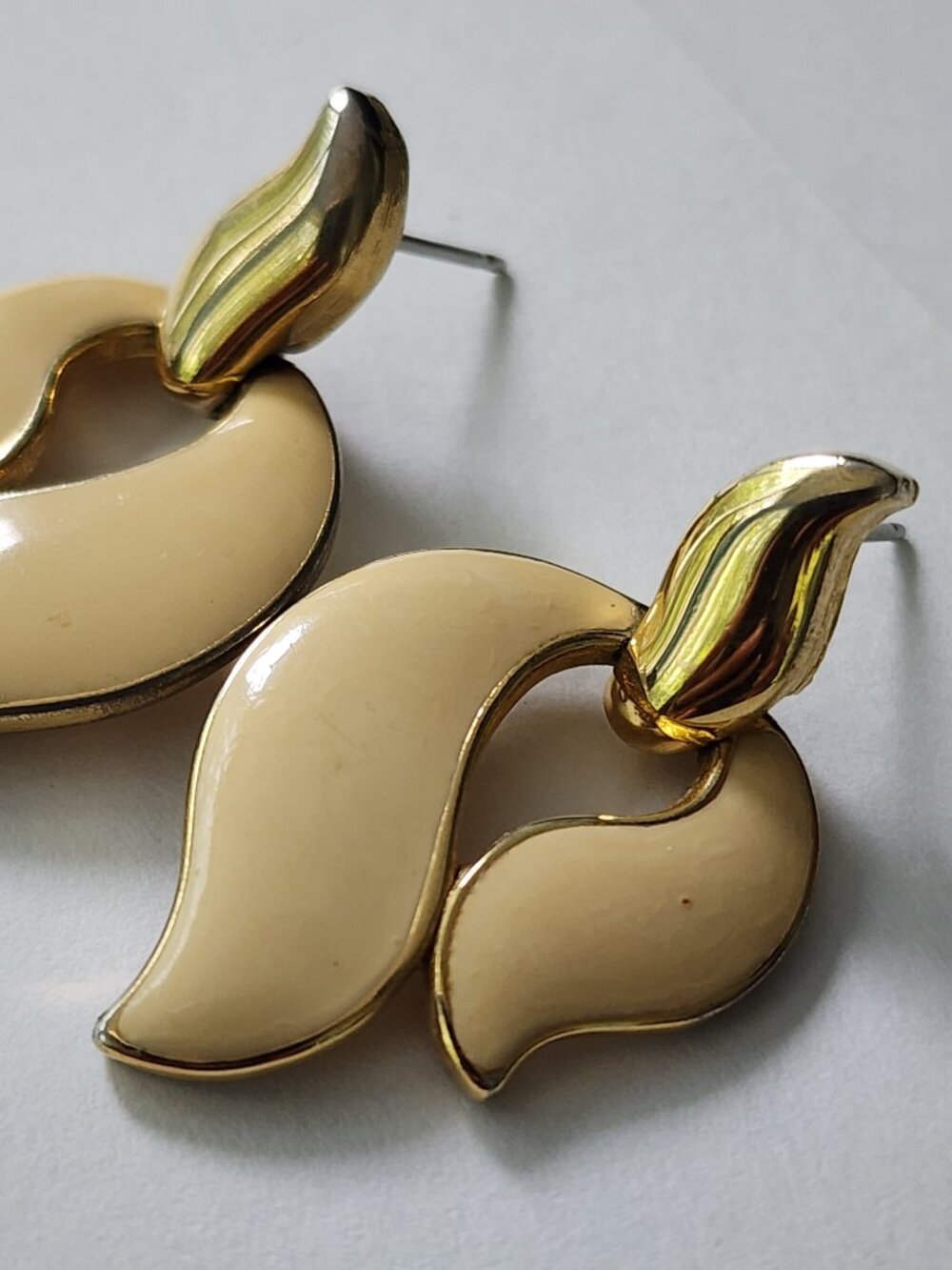 Vintage Trifari Cream Enamel Double Leaf Gold Tone Pierced Earrings 1 5/8"